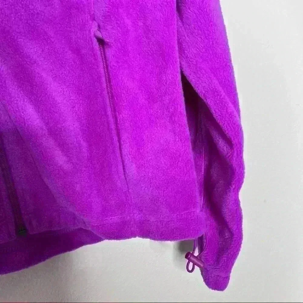 Women's Columbia Fleece Jacket - Fuscia - Size Medium. Gently used no defects